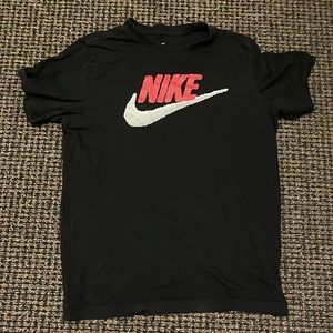 black nike t-shirt